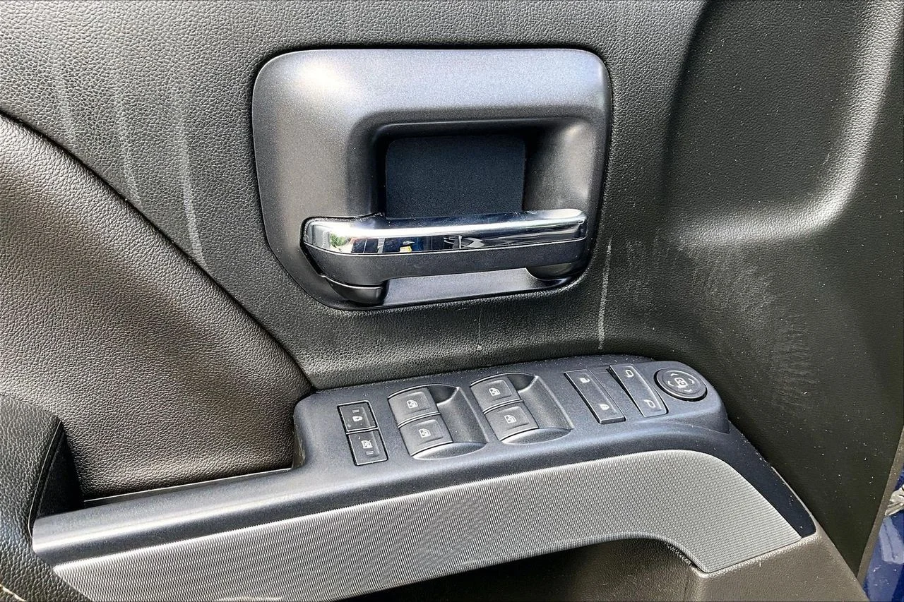 Certified Used 2018 Blue Chevrolet LT image 25