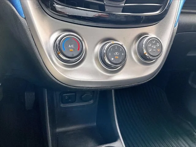 Used 2017 (Metallic Paint.) Chevrolet LT image 26