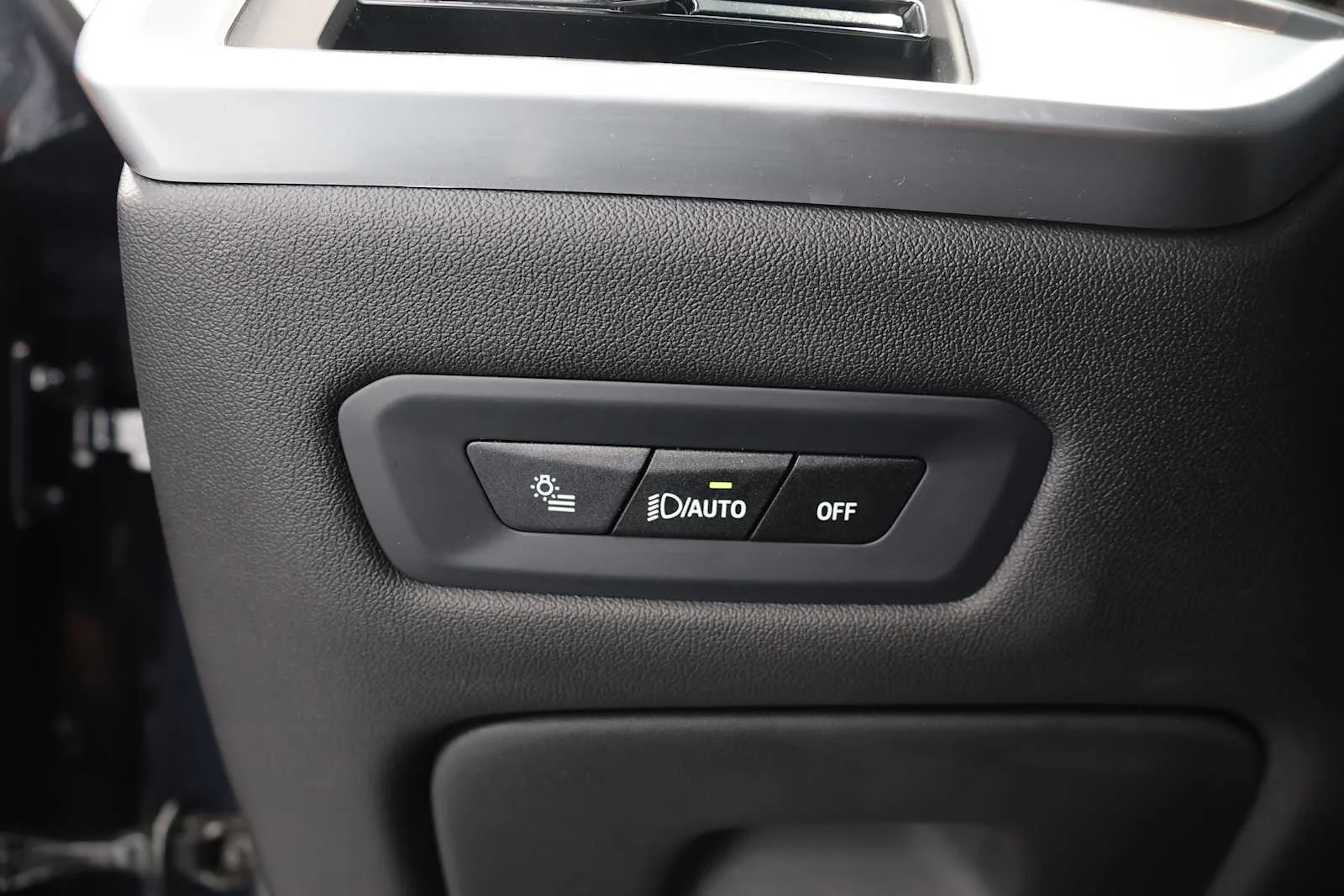 Certified Used 2024 Carbon Black Metallic BMW xDrive40i image 15