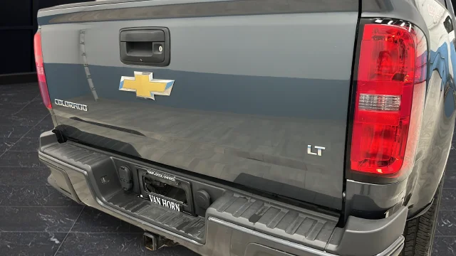 Used 2015 Cyber Gray Metallic Chevrolet LT image 32