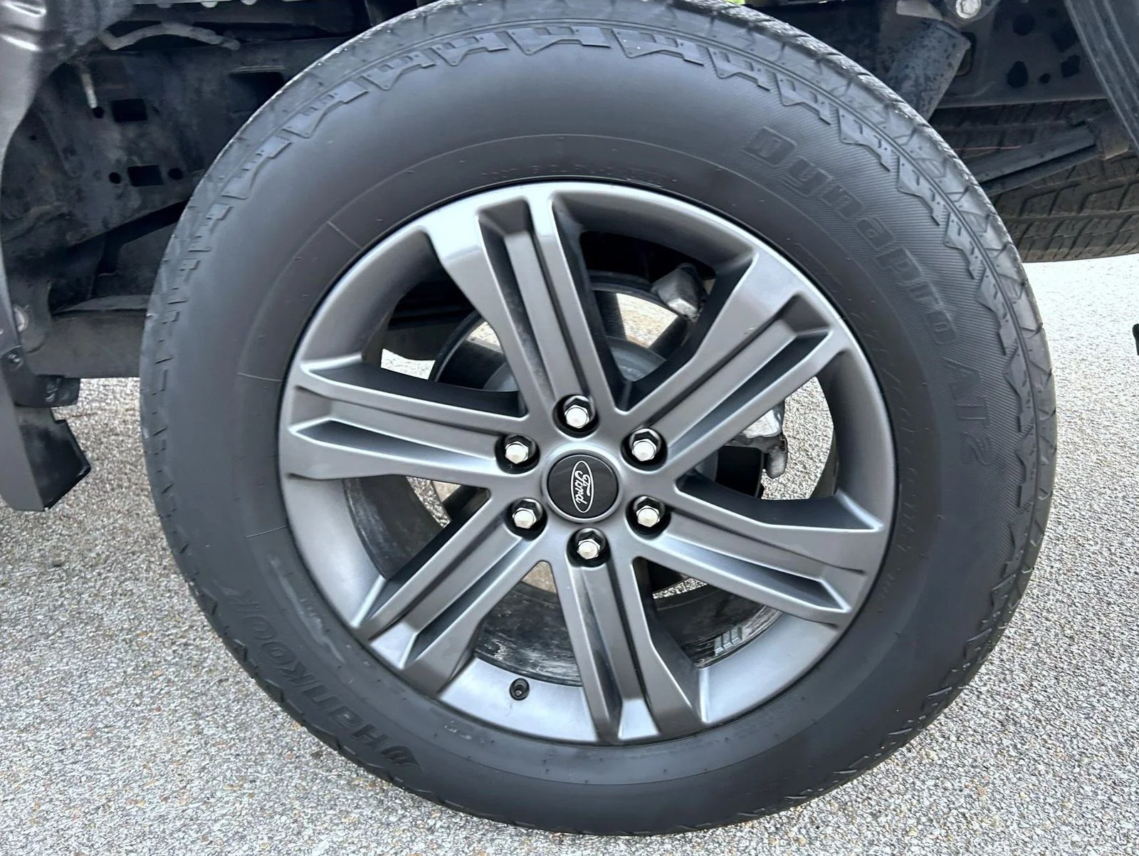 Used 2023 Gray Ford Lariat image 22