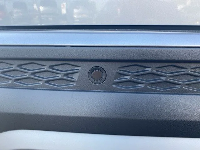 2025 Volkswagen Taos SEL - Photo 24