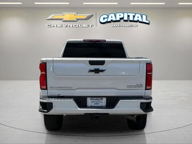 Used 2025 Iridescent Pearl Tricoat Chevrolet High Country image 4