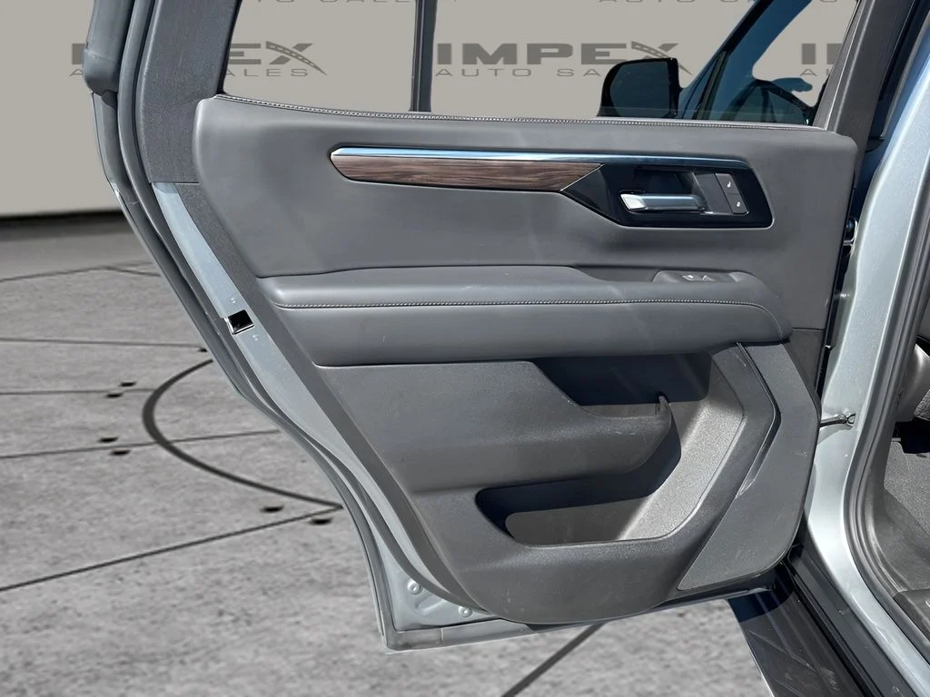 Used 2025 Gray Chevrolet LT image 30
