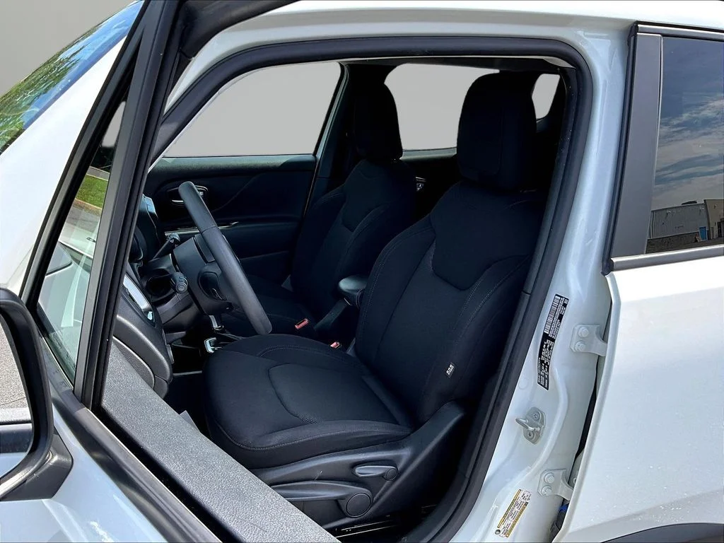Used 2023 Alpine White Jeep Latitude image 19