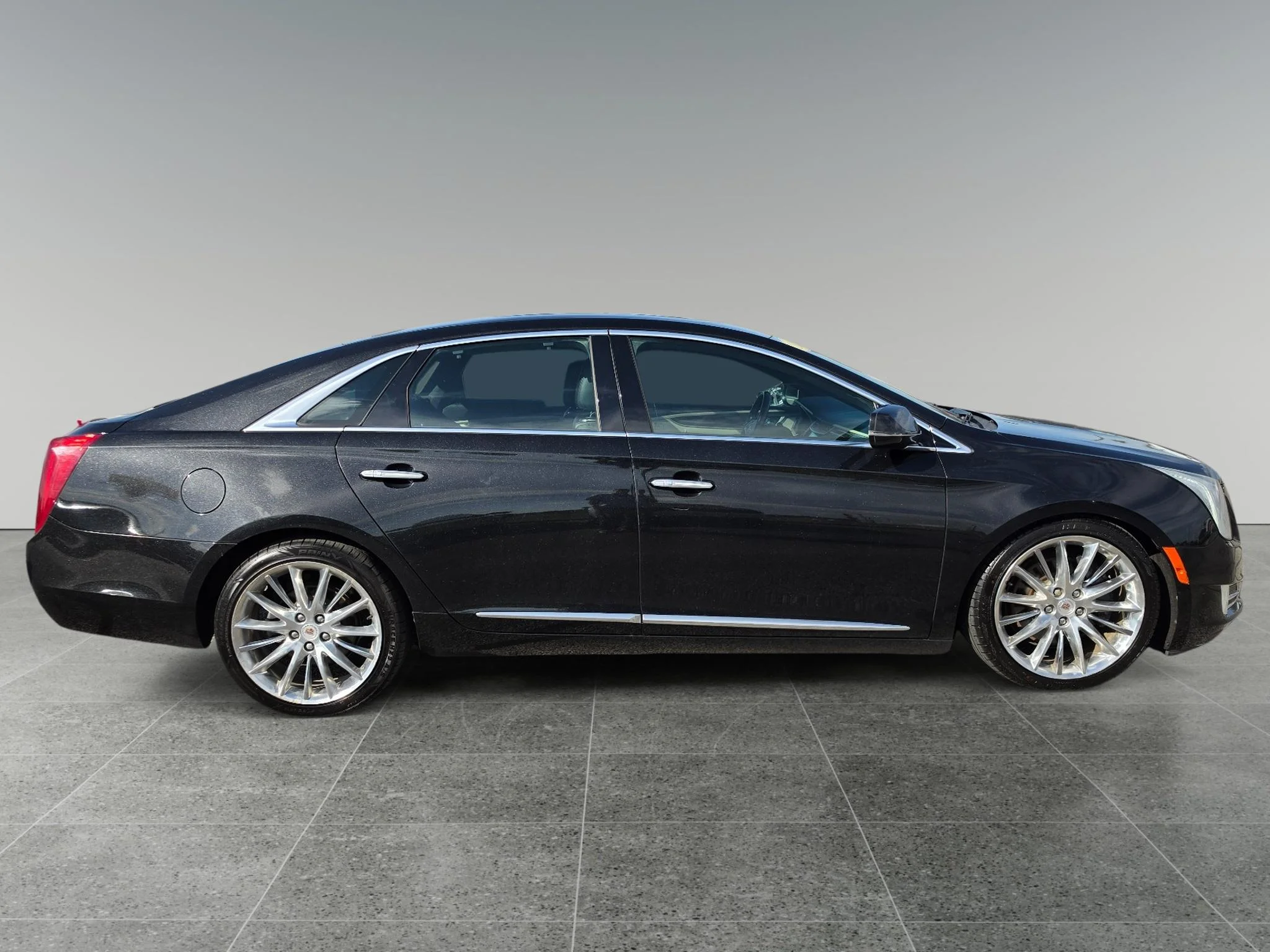 Used 2015 Black Diamond Tricoat Cadillac Platinum image 7
