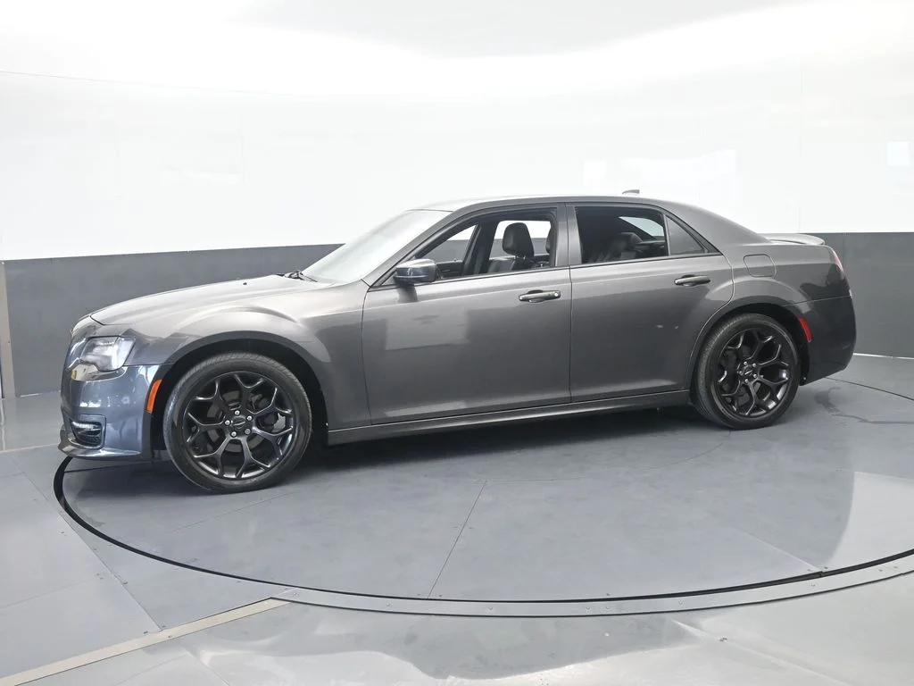 Used 2020 Granite Crystal Metallic Clearcoat Chrysler S image 2