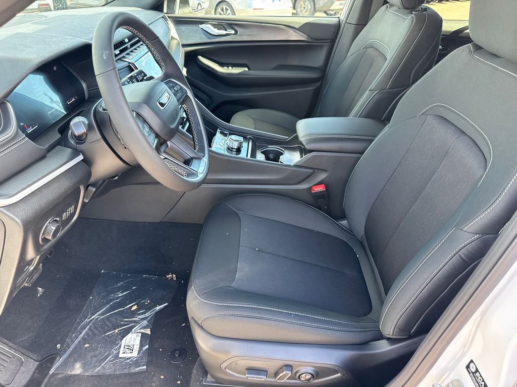 New 2026 Bright White Clear-Coat Exterior Paint Jeep Laredo X image 25