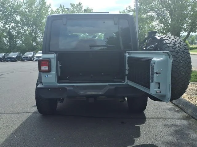Used 2024 Gray Jeep Sport image 7