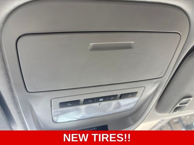 Used 2022 Black Chevrolet Z71 image 16