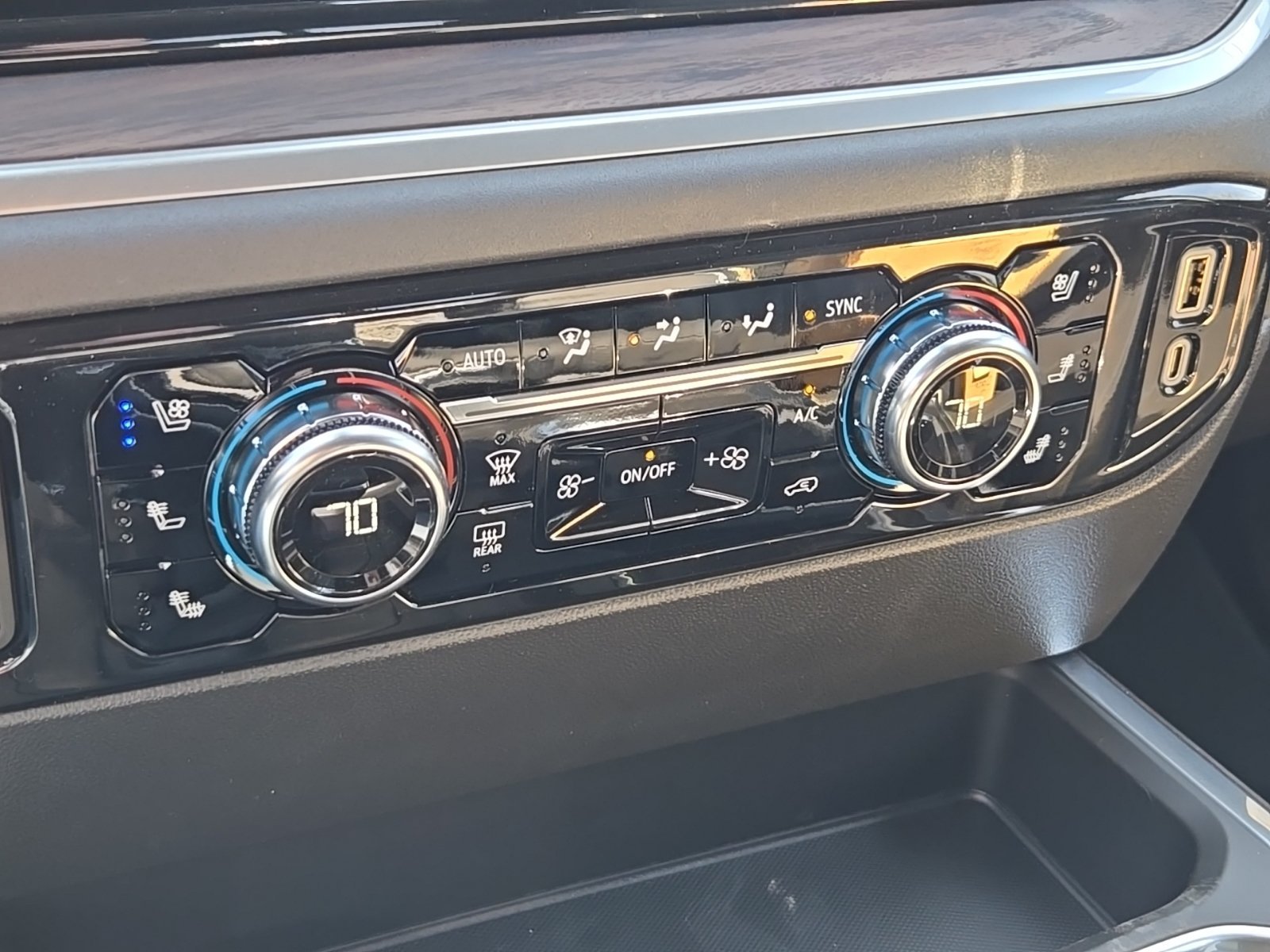 2026 GMC Sierra 1500 SLT - Photo 44