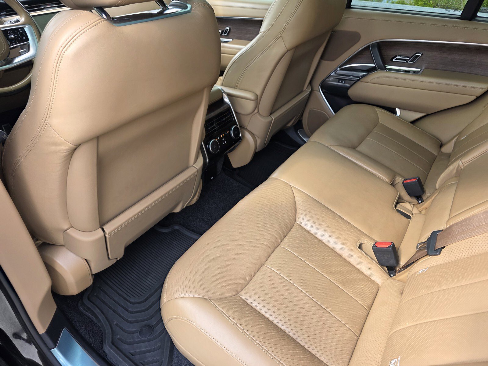 Certified Used 2023 Santorini Black Metallic Land Rover SE image 16