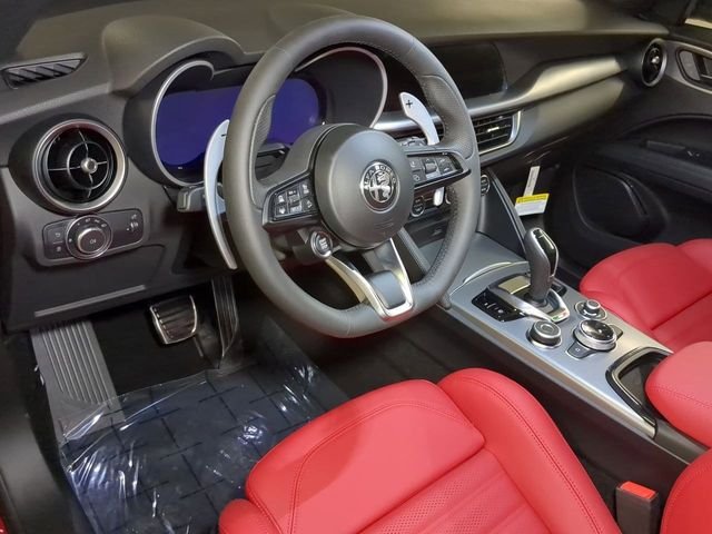 2025 Alfa Romeo Stelvio Base - Photo 14