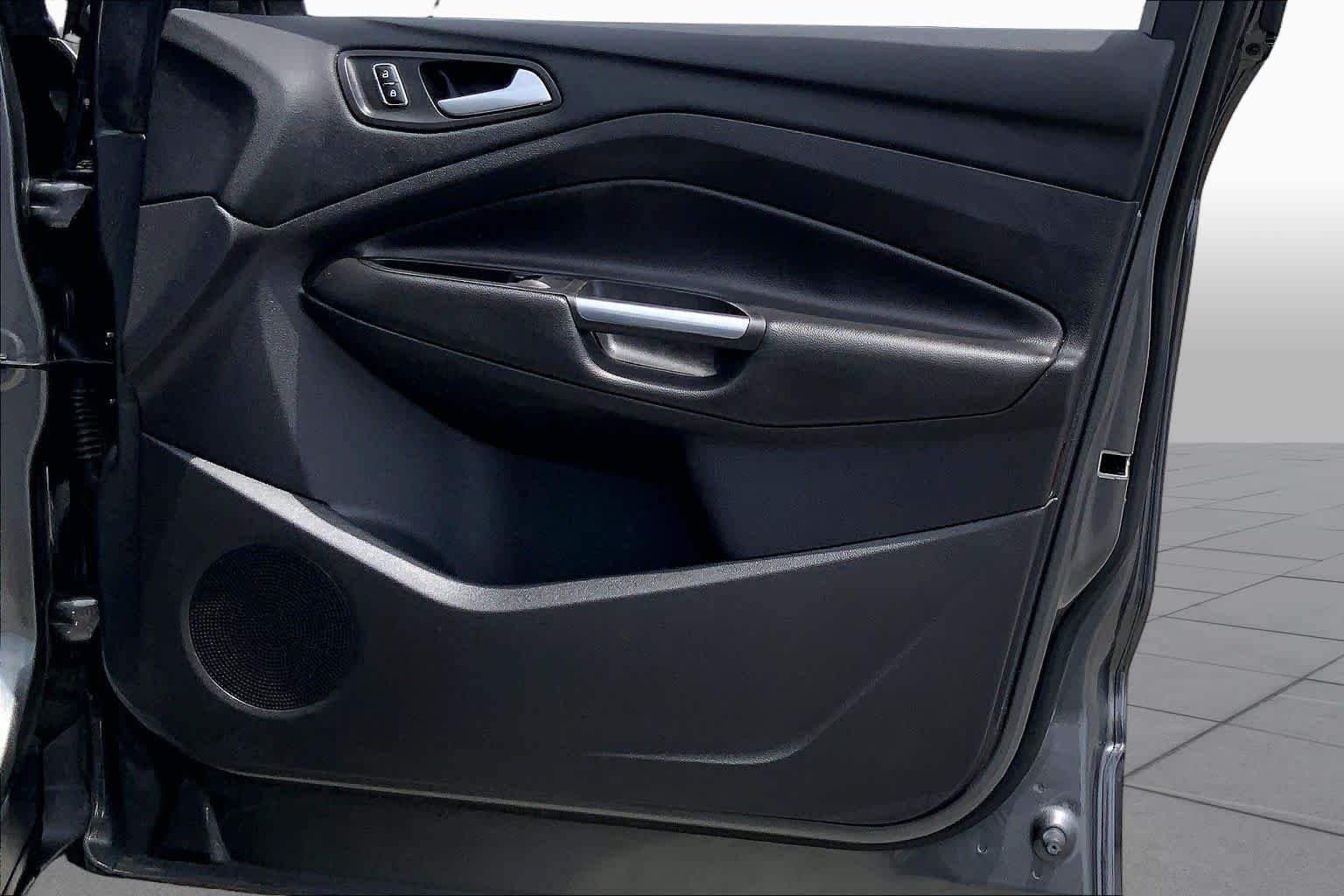 Used 2014 Sterling Gray Metallic Ford SE image 22