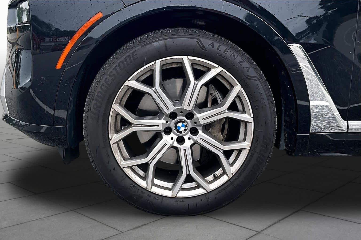 Used 2023 Black Sapphire Metallic BMW xDrive40i image 11