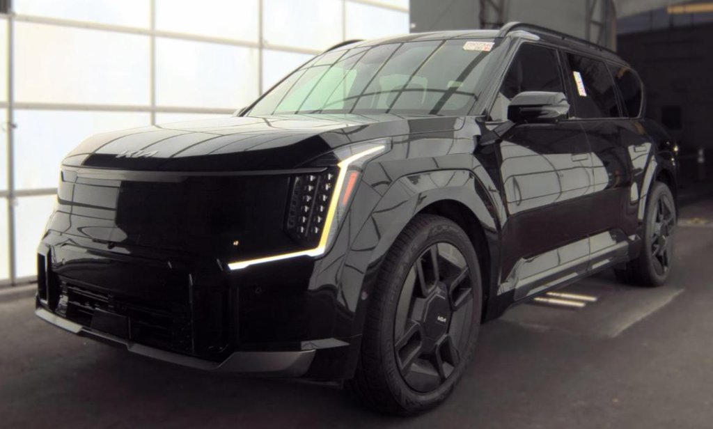 Used 2024 Black Kia GT-Line image 1