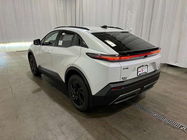 New 2026 Wind Chill Pearl <sup>1</sup> Toyota  SE image 5
