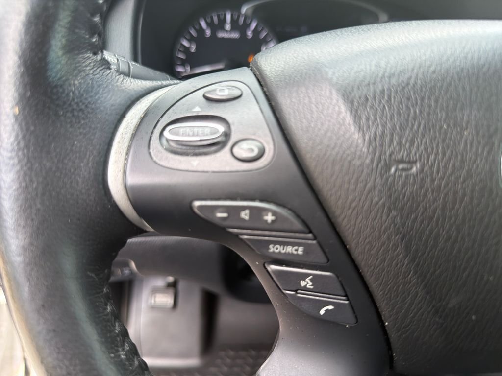 Used 2020 Silver Nissan SL image 36