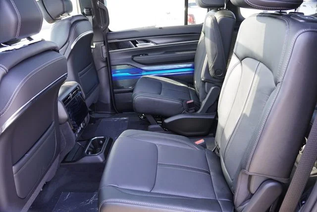 New 2026 Steel Blue Exterior Paint Jeep Summit Obsidian image 12