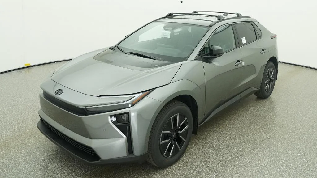 New 2026 Heavy Metal Toyota XLE image 16