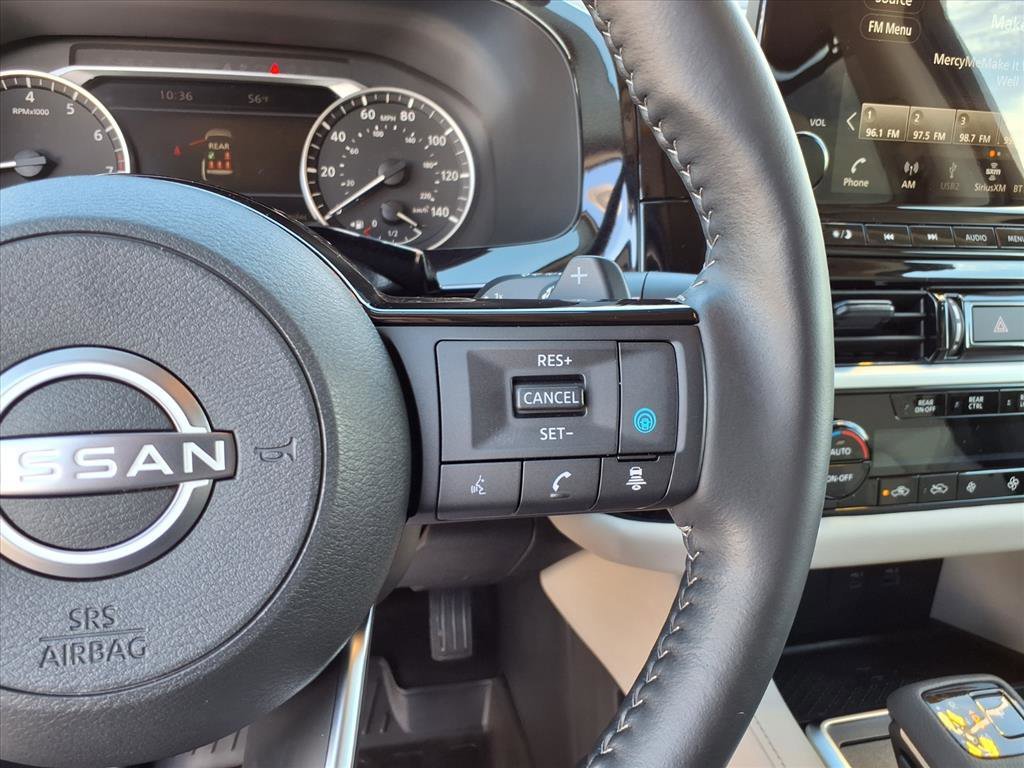 Used 2025 Everest White Pearl Tricoat Nissan SL image 17