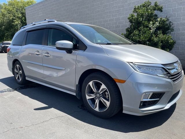 2018 Honda Odyssey Touring's photo