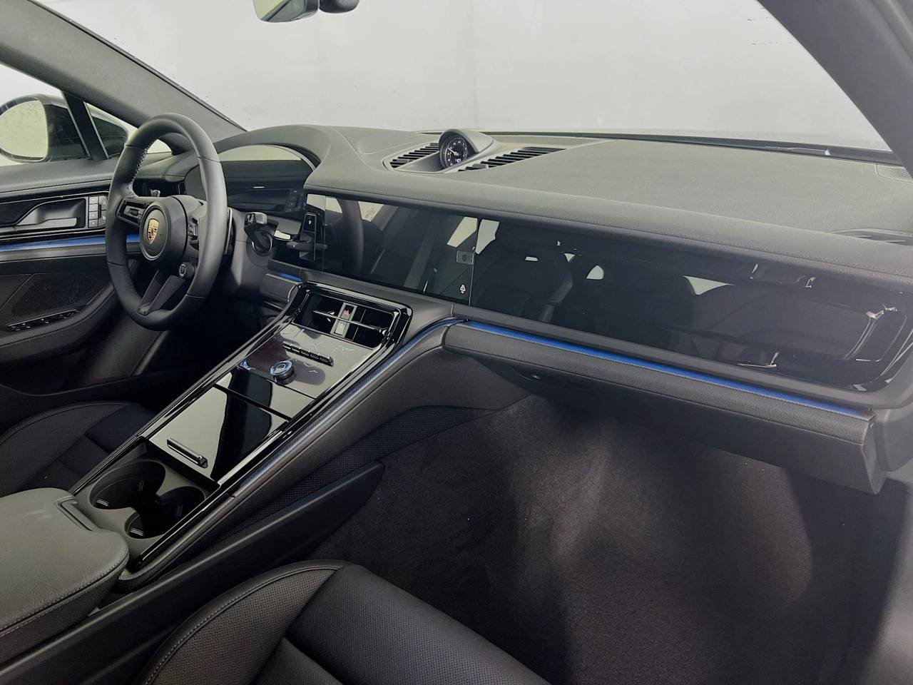 2026 Porsche Panamera 4 E-Hybrid - Photo 31