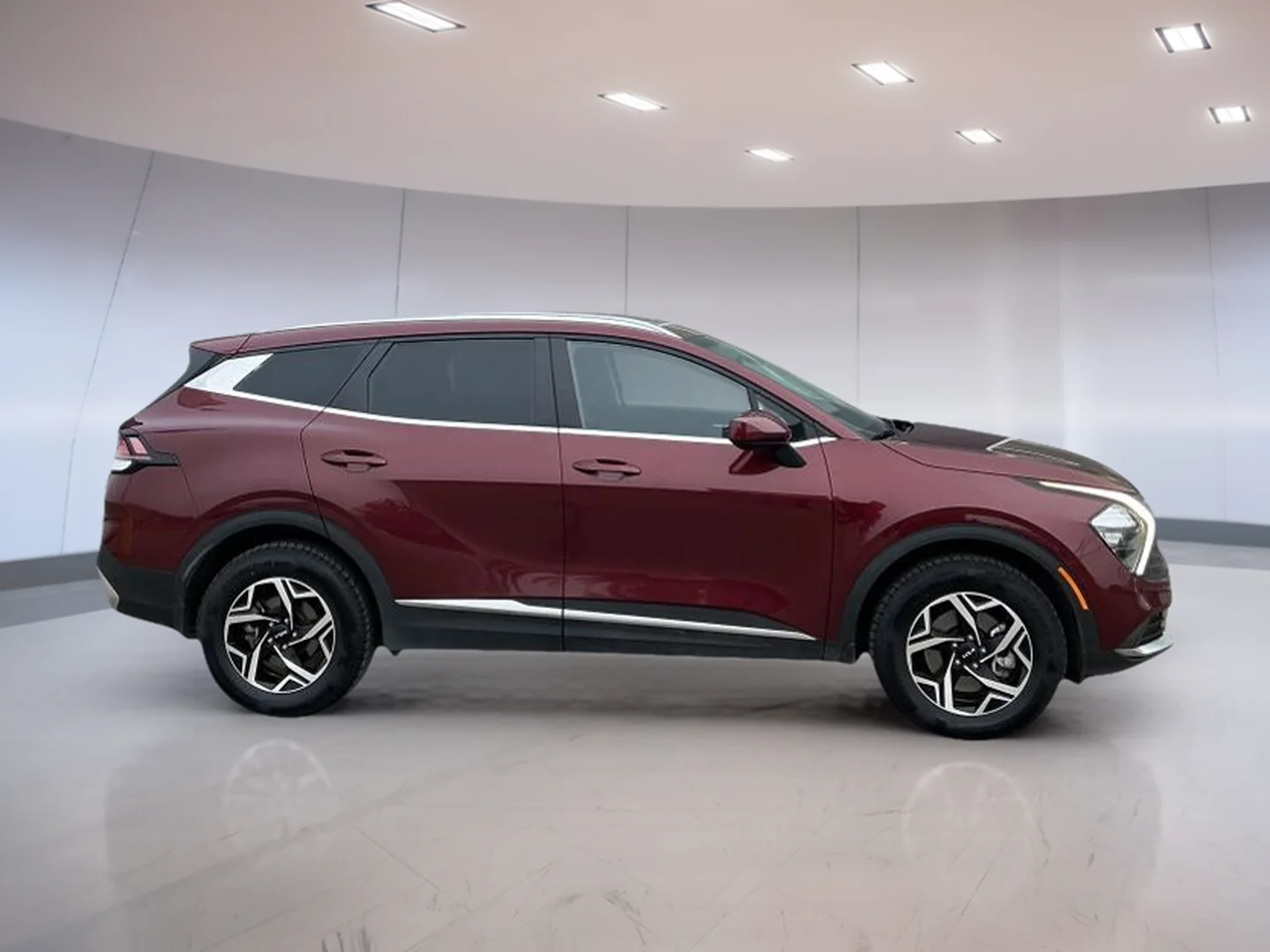Used 2023  Kia LX image 7