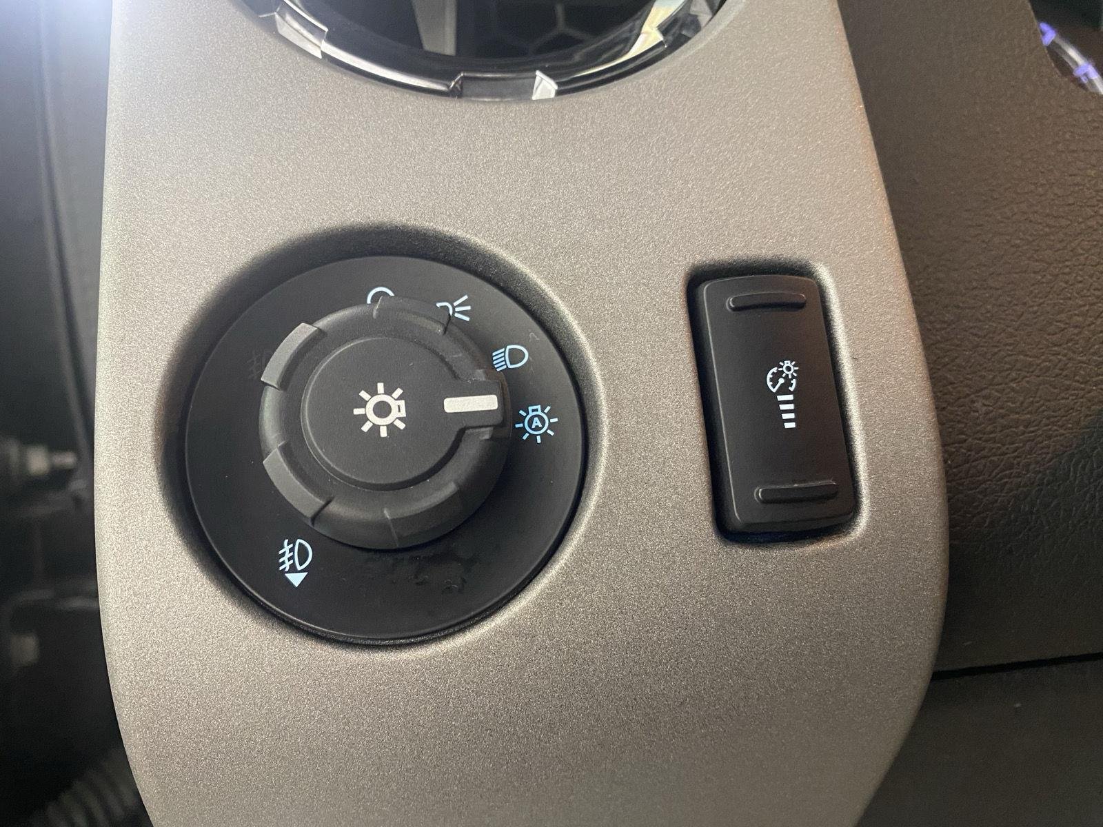 Used 2013 Sterling Gray Metallic Ford Lariat image 20