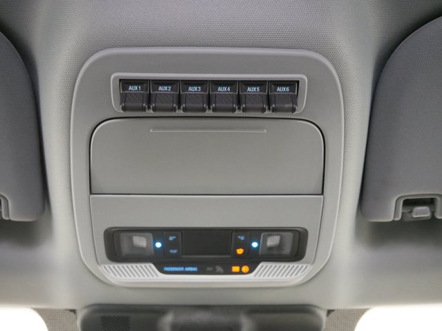 Used 2025 Oxford White Ford Crew Cab XL image 31