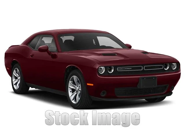 Used 2020 Gold Dodge SXT Rear-wheel Drive image 20
