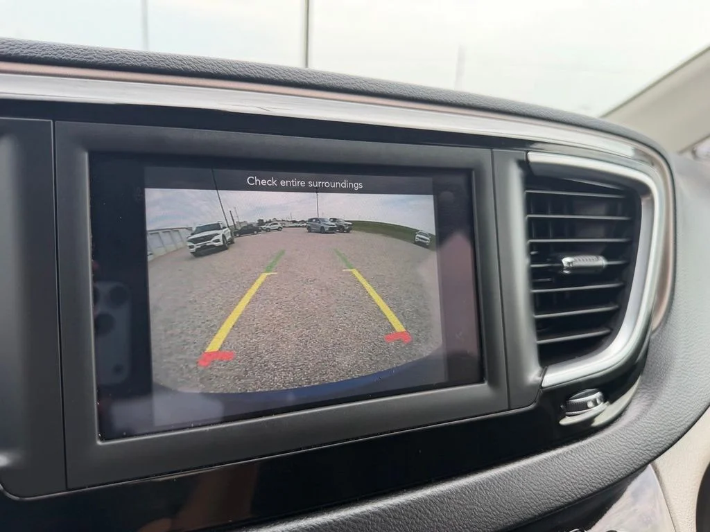 Used 2021 Blue Chrysler LX image 18