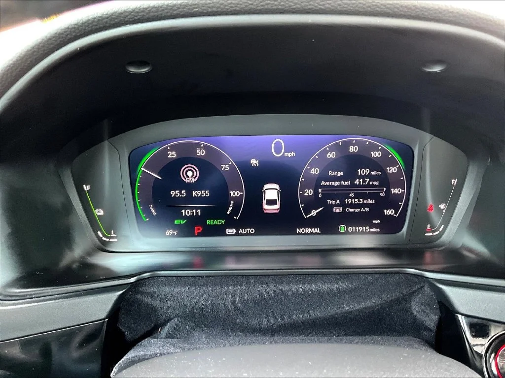 Used 2025 Silver Honda Sport image 17