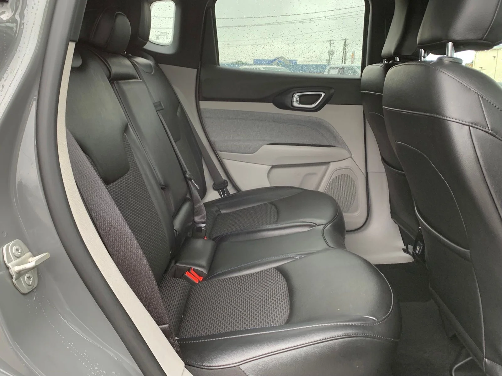 Used 2023 Gray Jeep Latitude image 19
