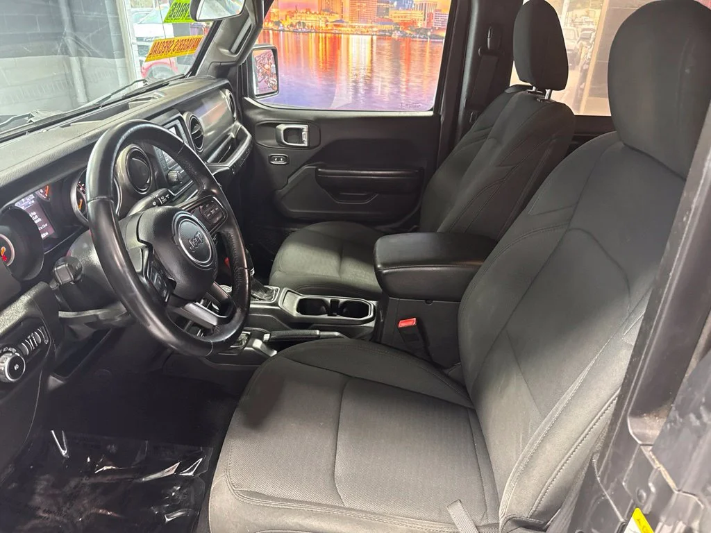 Used 2019 Gray Jeep Sport S image 18