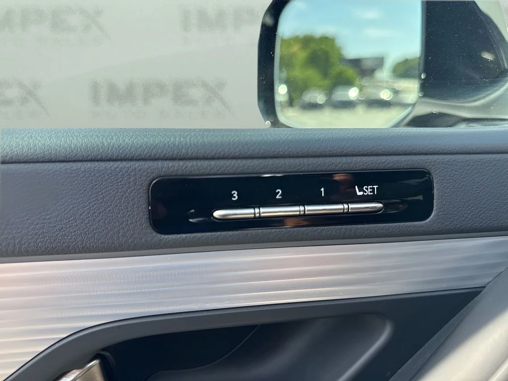 2023 Lexus LX F-Sport - Photo 11