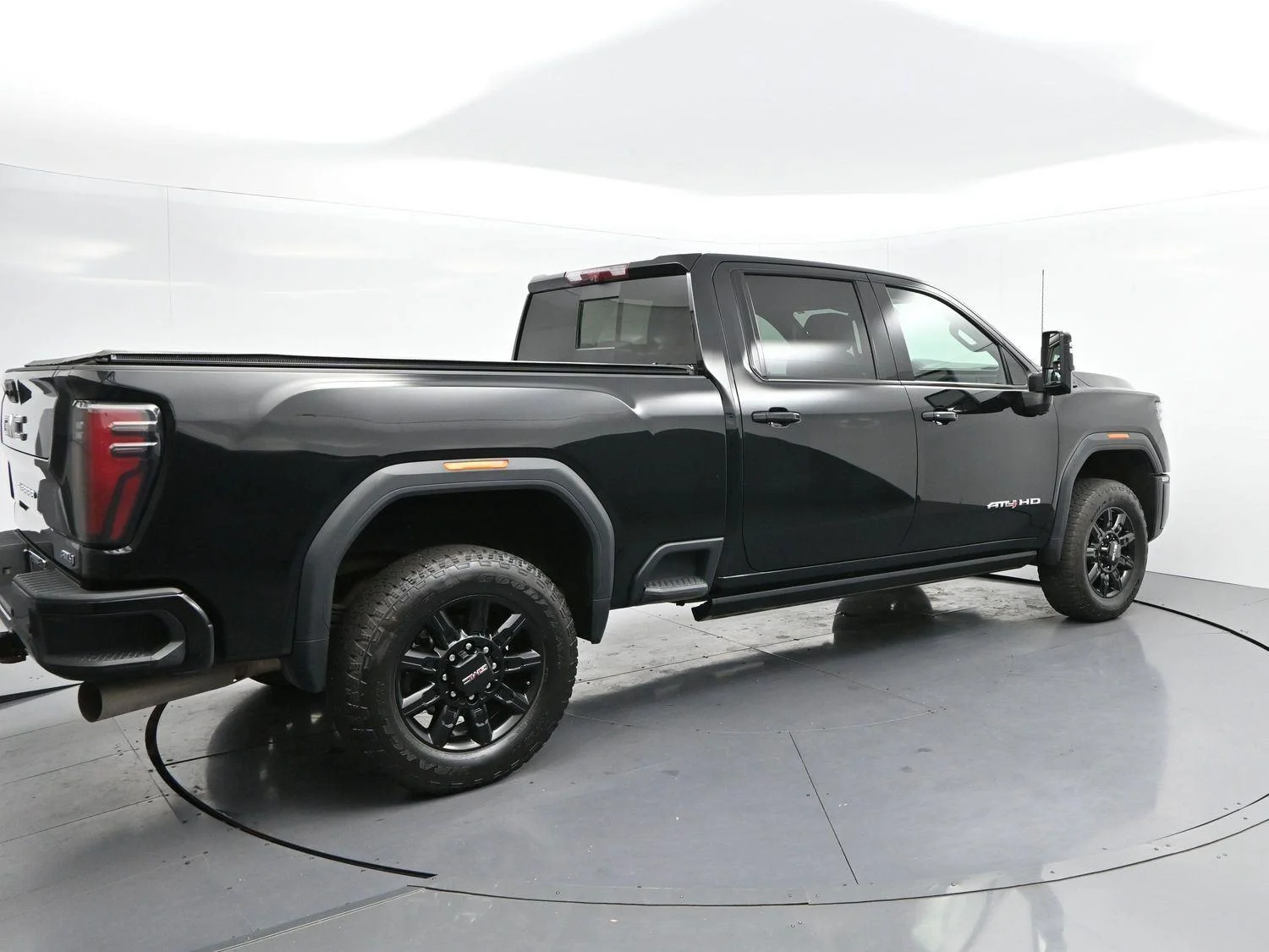 Used 2024 Onyx Black GMC AT4 image 7