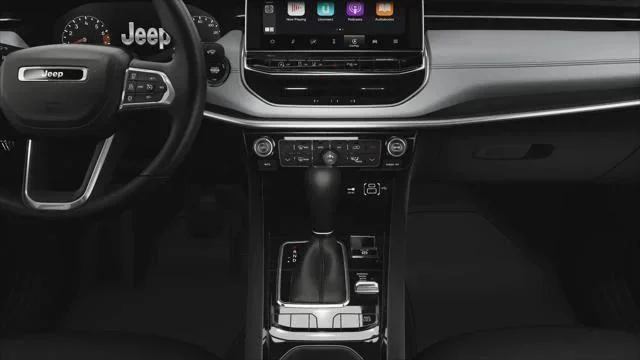 New 2026 Bright White Clear-Coat Exterior Paint Jeep Limited image 5