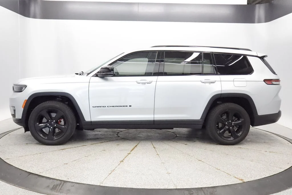 Used 2022 Jeep Grand Cherokee L Limited with VIN 1C4RJKBG6N8562343 for sale in Coon Rapids, Minnesota