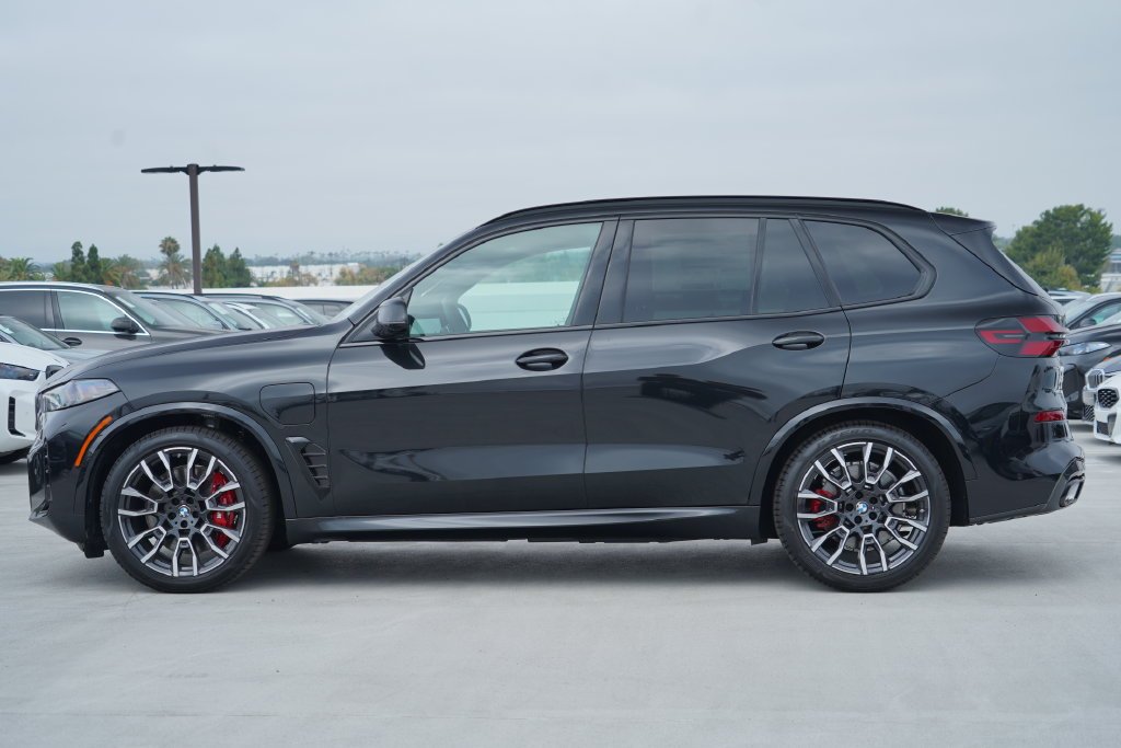 New 2026 Black Sapphire Metallic BMW xDrive50e image 4