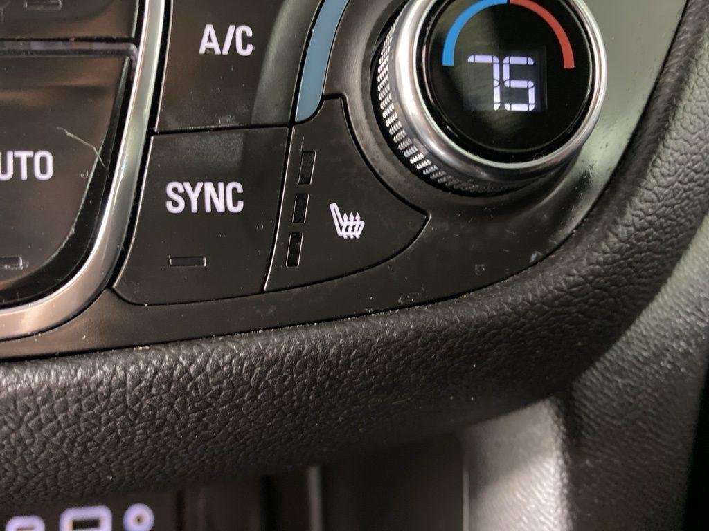 Used 2024 Pearl Chevrolet LT image 22