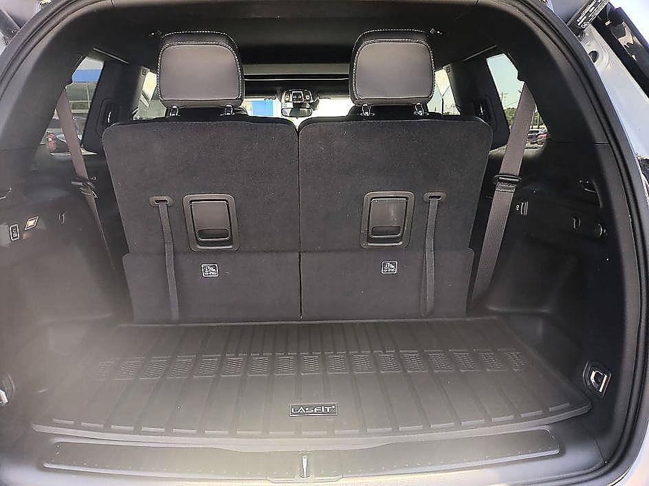Used 2023 Silver Zynith Jeep Altitude X image 30