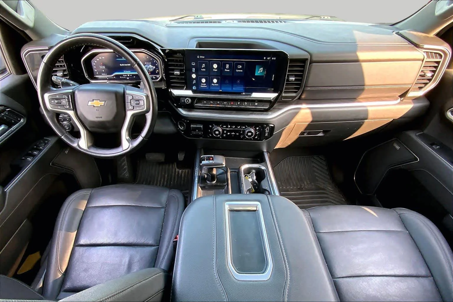 Used 2022 Summit White Chevrolet LTZ image 16