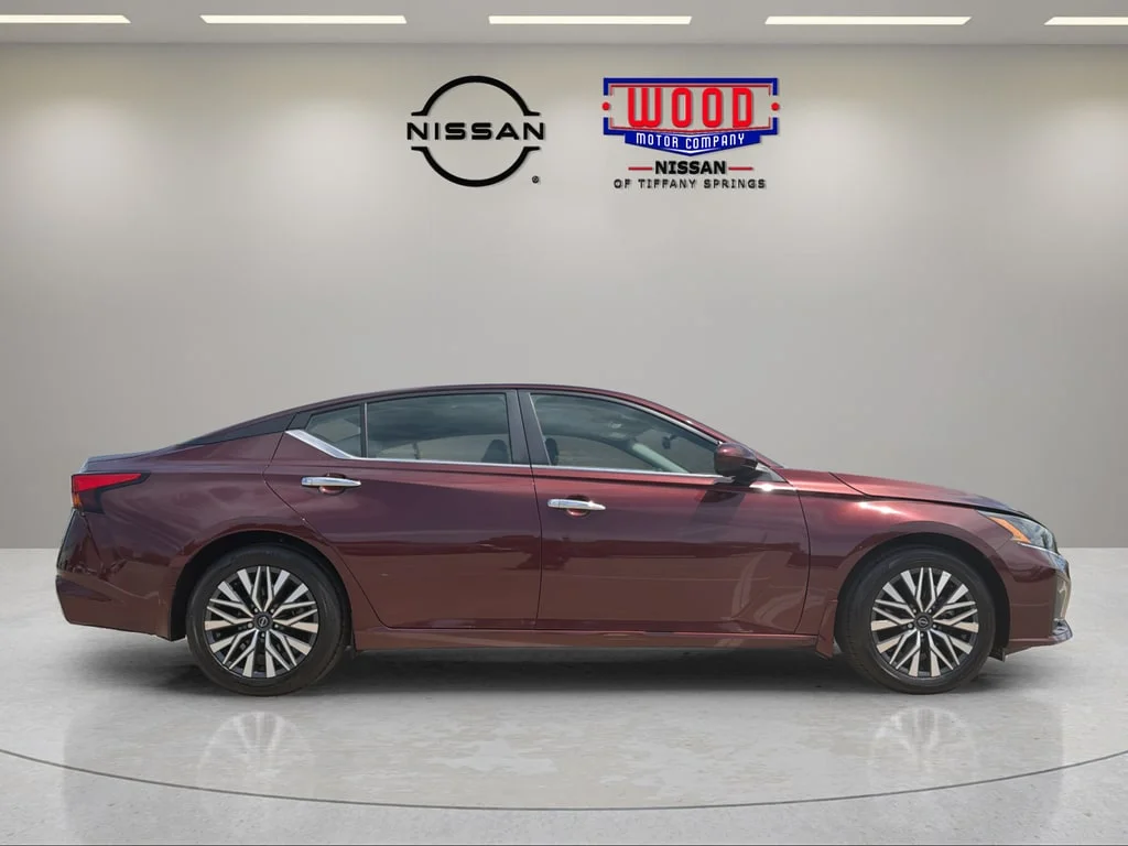 Certified Used 2023 Garnet Pearl Nissan 2.5 SV image 2