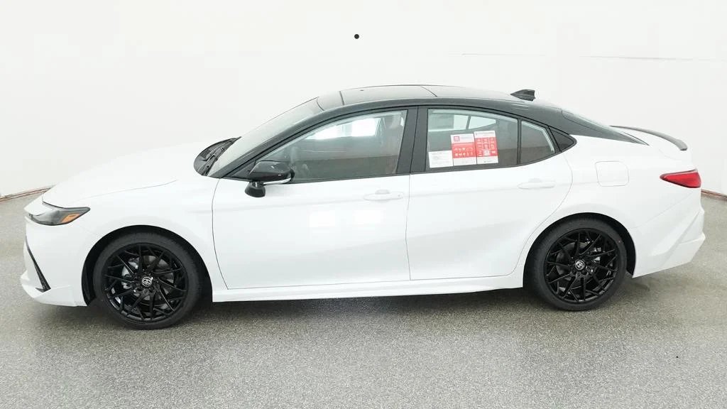 New 2026 Wind Chill Pearl with Midnight Black Metallic roof Toyota XSE image 11