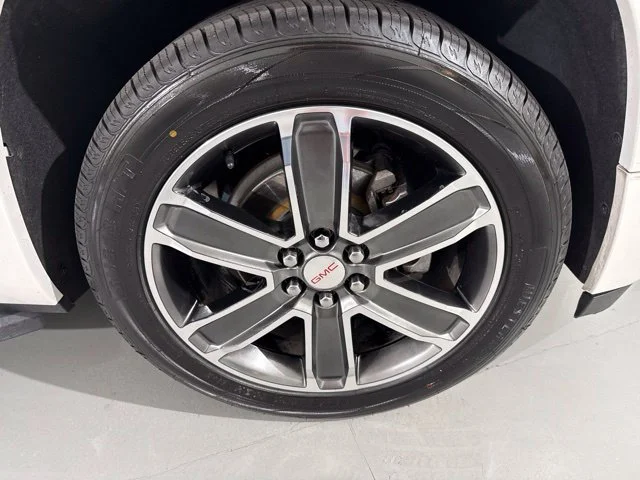 Used 2018 White GMC Denali image 14