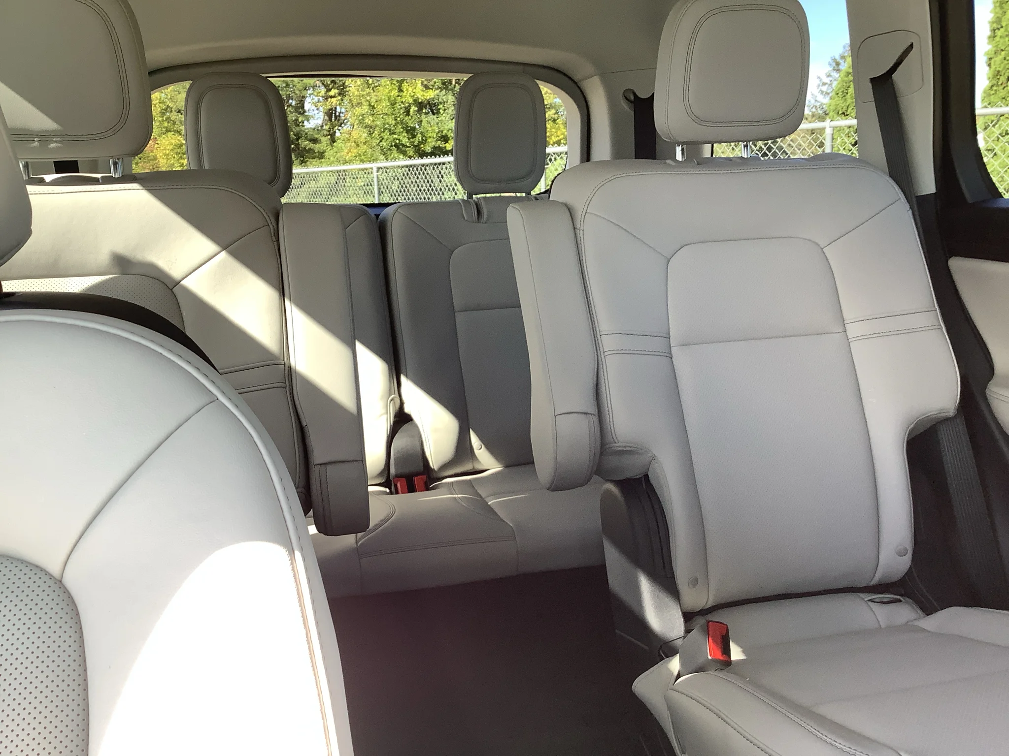 New 2027 Pristine White Metallic Tri-Coat Lincoln Premiere image 30