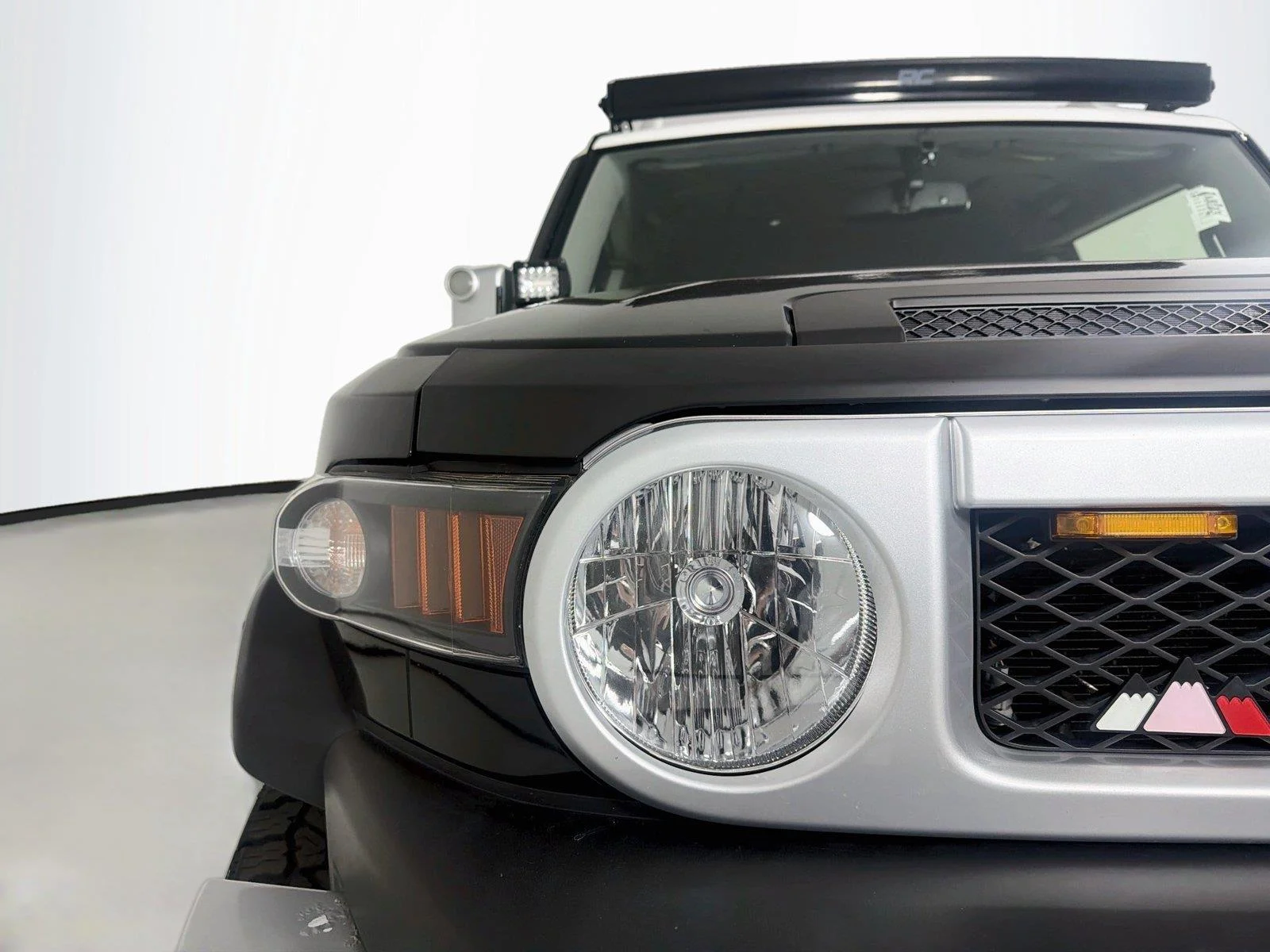 Used 2014 Black Toyota SR image 26