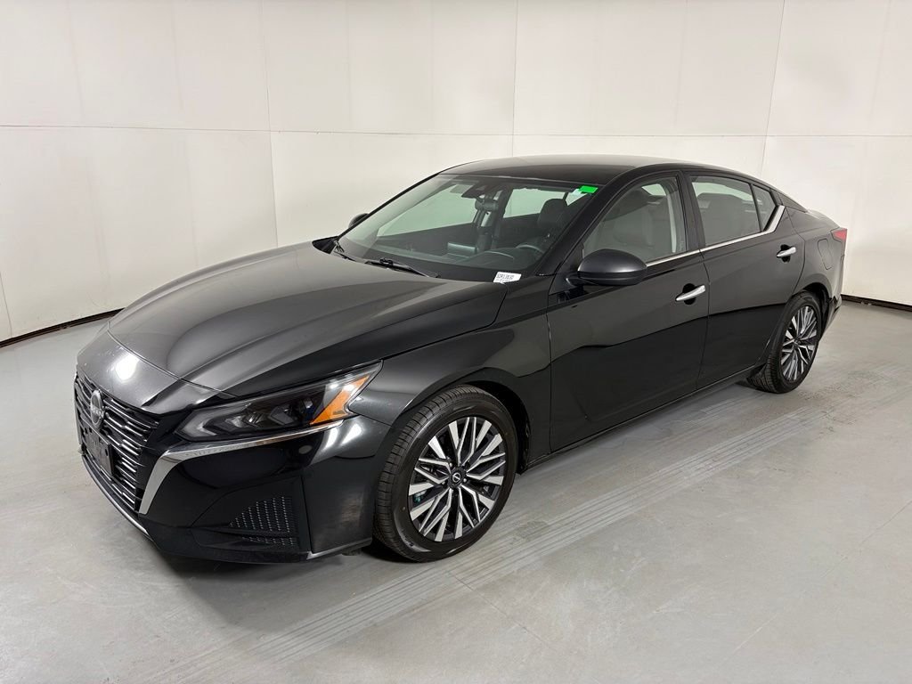 Used 2024 Black Nissan 2.5 SV image 5