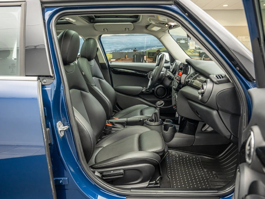 Used 2016 Deep Blue Metallic MINI  image 35